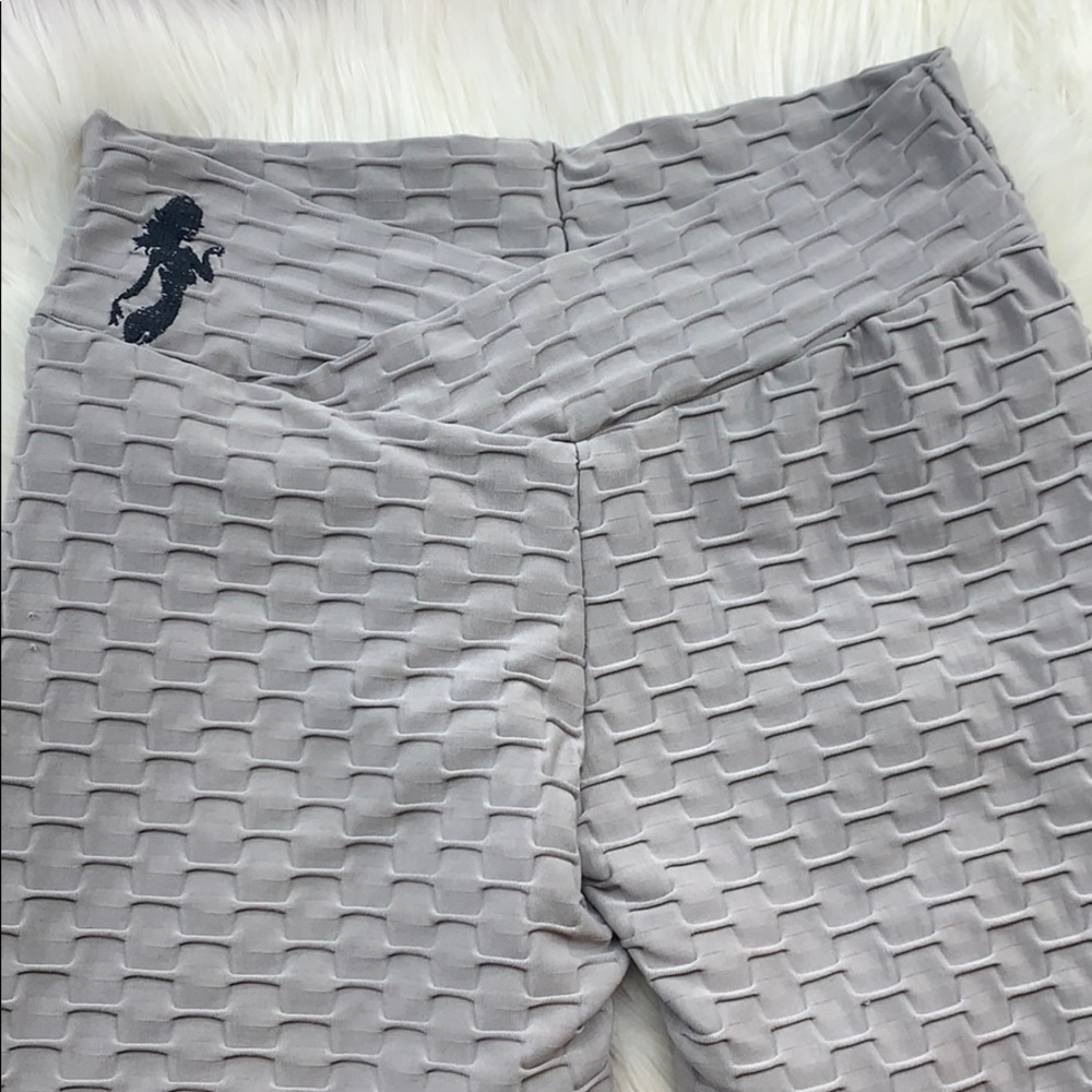 Grey crop leggings